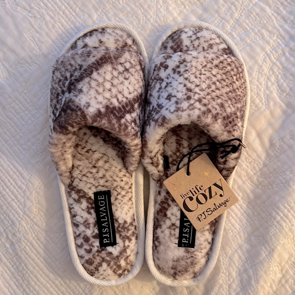 PJ SALVAGE SLIPPERS NEVER WORN!